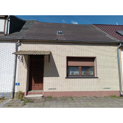 Einfamilien Reihenhaus für den Handwerker in Zahna